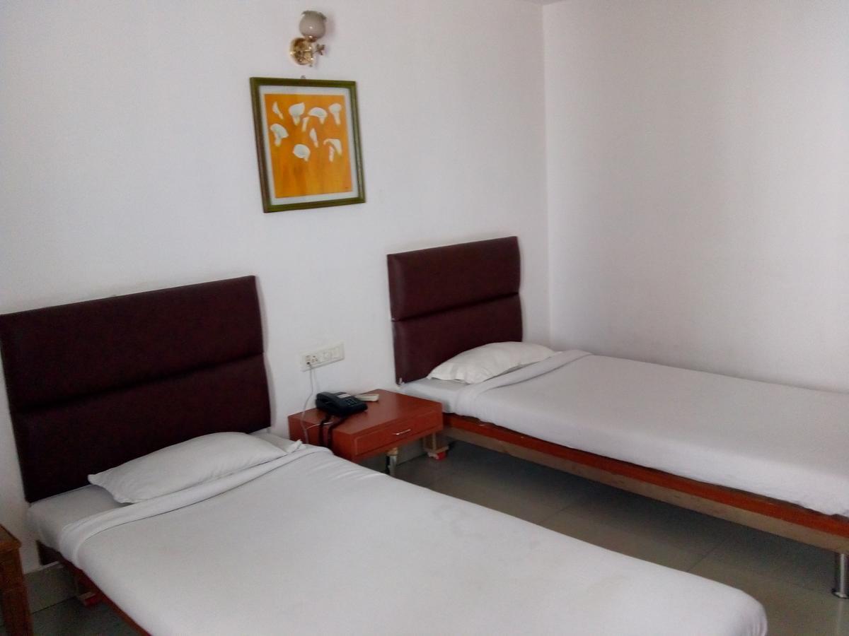 Hotel Rodali Residency Guwahati Bagian luar foto