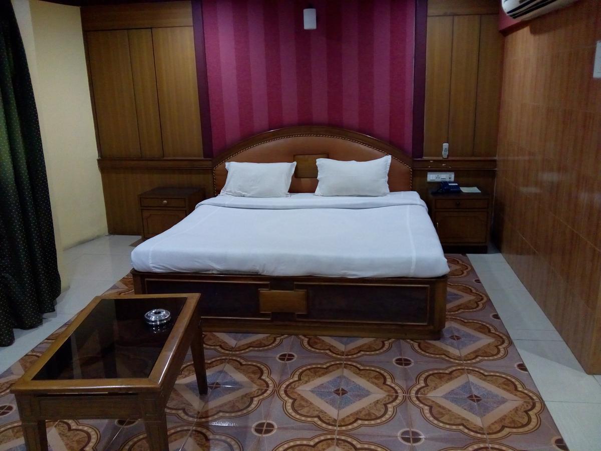 Hotel Rodali Residency Guwahati Bagian luar foto