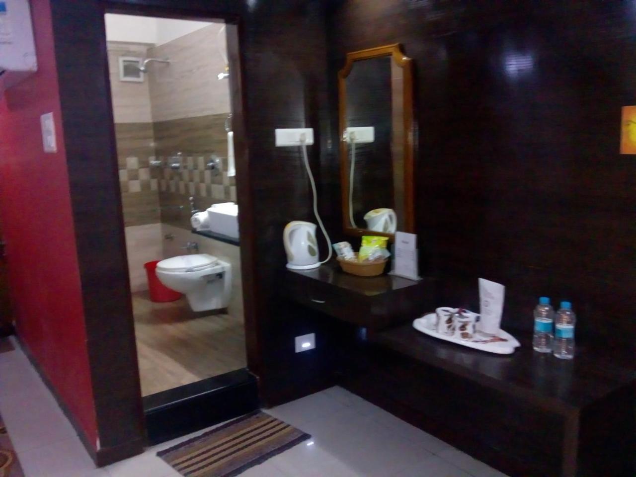 Hotel Rodali Residency Guwahati Bagian luar foto