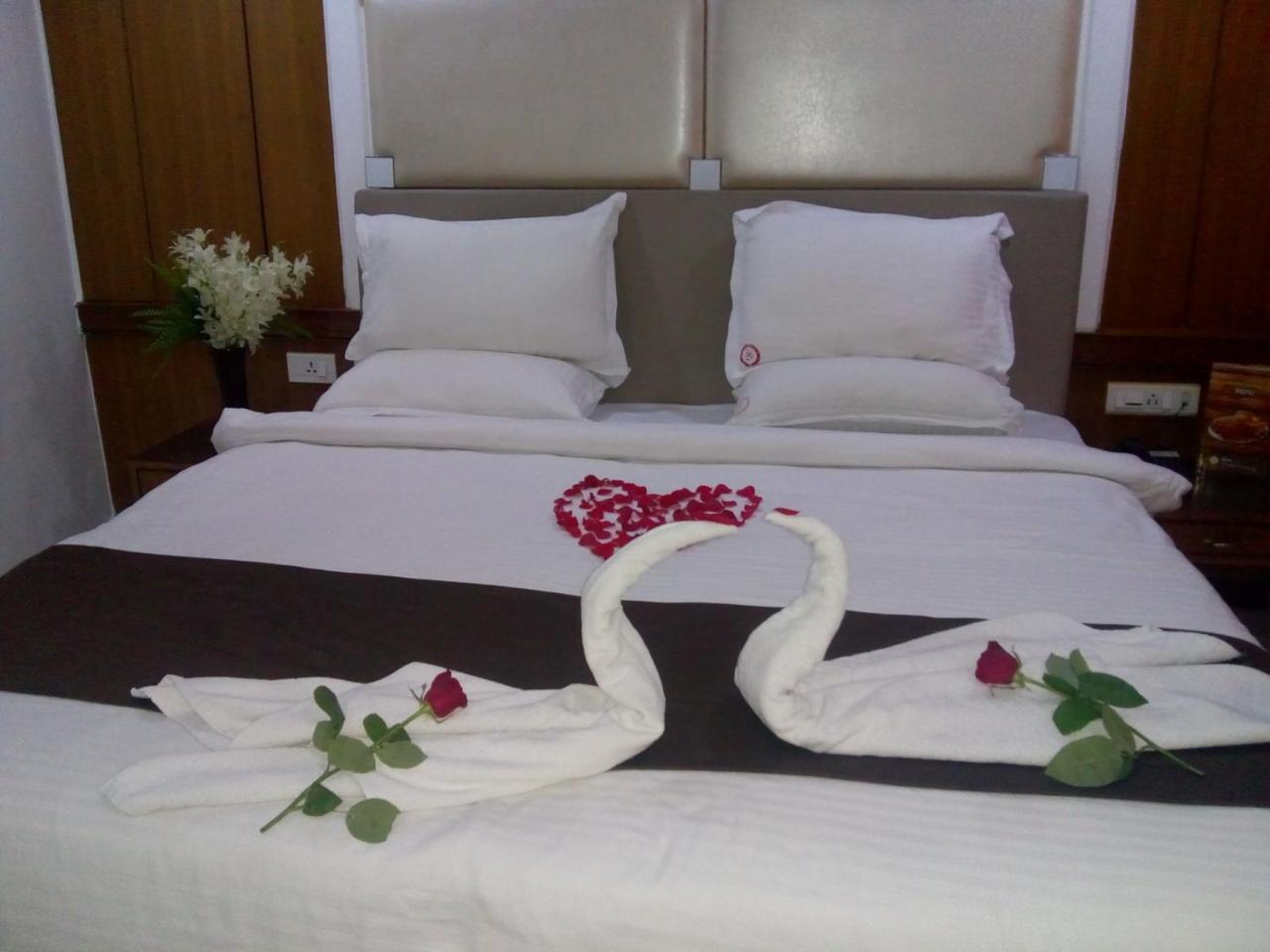 Hotel Rodali Residency Guwahati Bagian luar foto