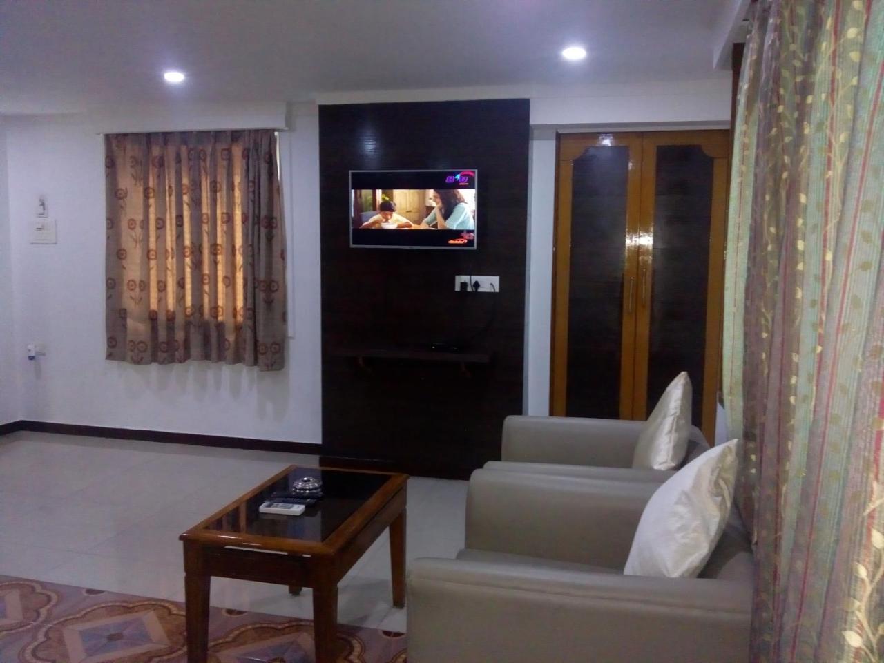 Hotel Rodali Residency Guwahati Bagian luar foto