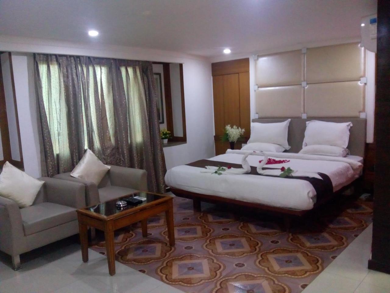 Hotel Rodali Residency Guwahati Bagian luar foto