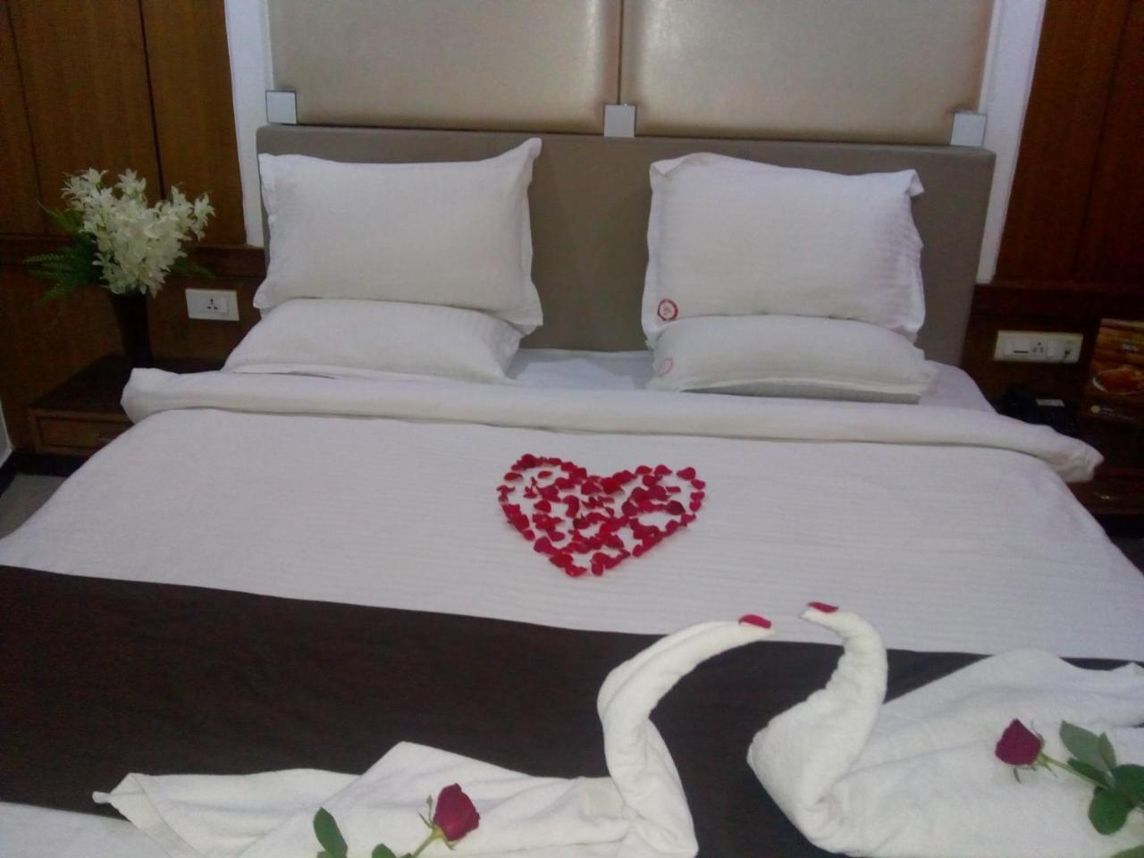 Hotel Rodali Residency Guwahati Bagian luar foto