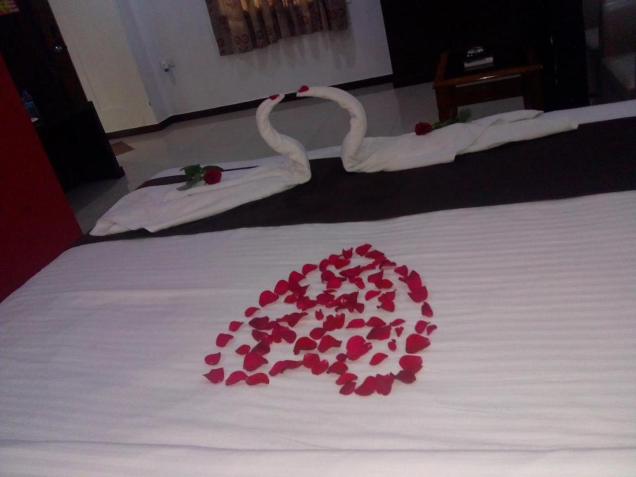Hotel Rodali Residency Guwahati Bagian luar foto