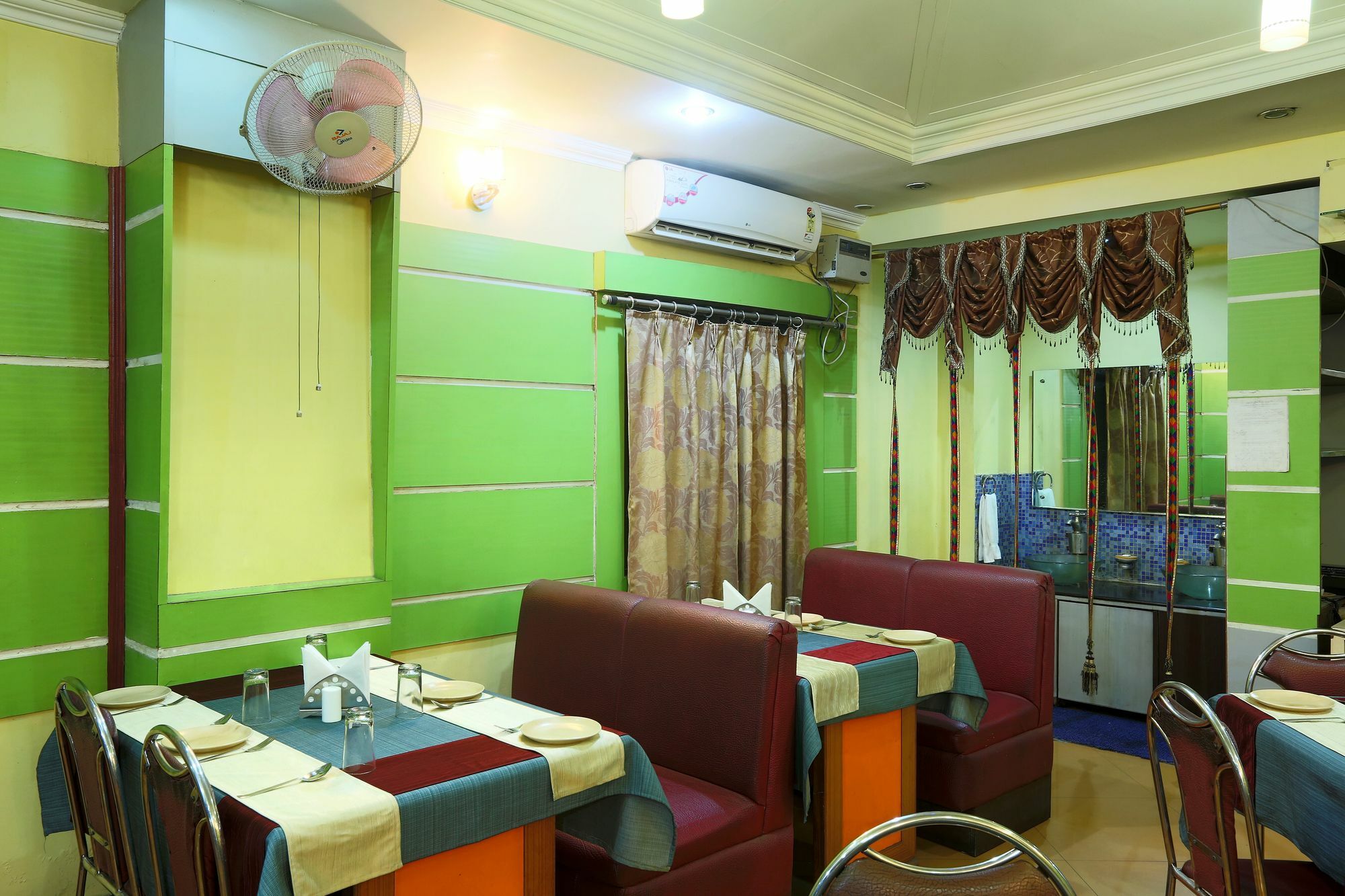 Hotel Rodali Residency Guwahati Bagian luar foto